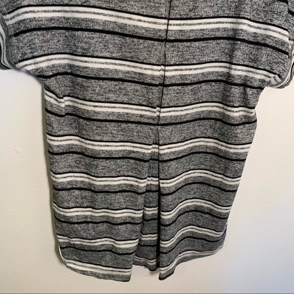 T By Talbots Pleated Back Pullover Grey Multi - Picture 11 of 11